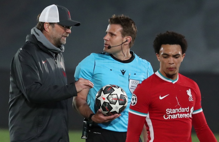 线上博彩对传统行业的冲击（网络博彩对传统产业的影响）