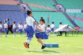 乌姆蒂蒂：费基尔不伤能效力皇马巴萨，苏牙是好人梅西最伟大