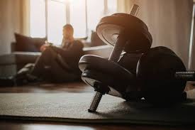 巴斯勒：拜仁近年的体育董事中埃贝尔处境最难，他亦成媒体的玩物