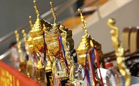 媒体人：跨年制度是迟早要考虑的，跨了才能真正融入世界体系